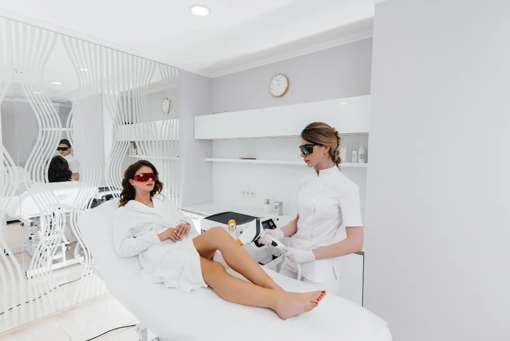 Zdrowa skóra zaczyna się od dobrej diagnozy – co oferuje nowoczesna klinika dermatologiczna?