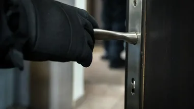 Kilka włamań w Żarowie. Celem garaże, kontenery i sprzęt budowlany
