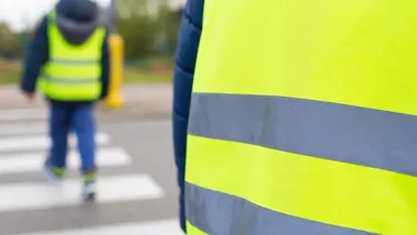 Od odblasków po sprawdzanie słodyczy. Policja przypomina zasady na Halloween w Świdnicy