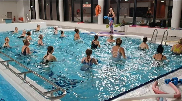 Aqua aerobik wraca na basen w Żarowie. Zajęcia dwa razy w tygodniu