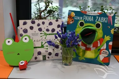 Jeż, żabka i książka - Morelove Opowieści rozkręciły małych odkrywców