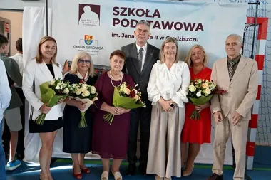 Szkoła w Grodziszczu ma 30 lat i nowe laboratorium sztucznej inteligencji