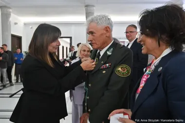 Sprząta rzeki, lasy i drogi. Mieszkaniec gminy Świdnica z dwoma odznaczeniami