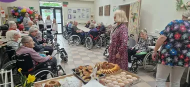 Świąteczne wypieki i piosenki wniosły ciepło do hospicjum w Świdnicy
