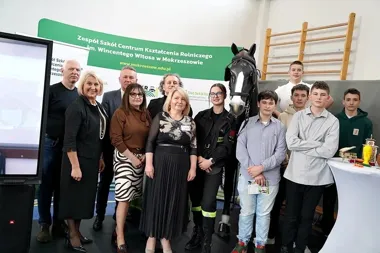 Giełda Edukacyjna w Lutomi Dolnej – blisko 20 szkół i setki uczniów szukających swojej drogi