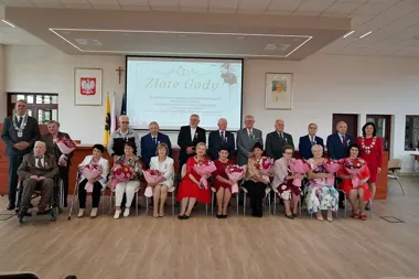 Dziesięć małżeństw odebrało medale. Jedna para świętuje 60 lat razem