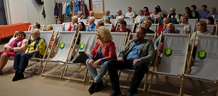 Dzień Kobiet na leżakach – kinowy seans włoskiego filmu w Jaworzynie Śląskiej