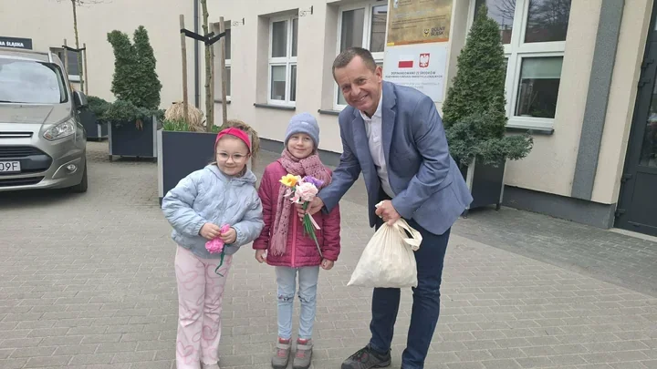 Przedszkolaki z Chatki Puchatka przepędziły zimę spod urzędu