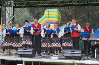 Jaworzynianie świętują 15 lat – biesiada folklorystyczna w hali