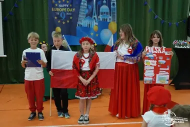 Szkolna sala w Starym Jaworowie zamieniła się w małą Europę