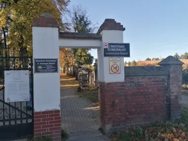 Zmiana ruchu przy cmentarzu w Jaworzynie Śląskiej. Wjazd tylko jednym kierunkiem