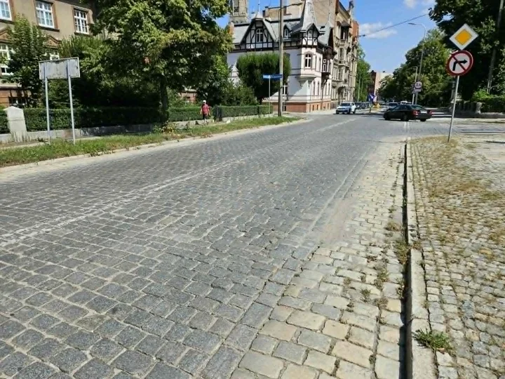 Aleja Niepodległości zostanie jednokierunkowa. Duże zmiany dla kierowców i pasażerów