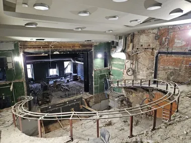 Teatr Miejski w Świdnicy zmienia się od sceny po foyer – komfort i bezpieczeństwo widzów