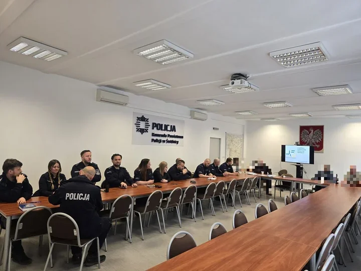 Dzielnicowi ze Świdnicy szkoleni z uzależnień - pomoc ma ruszać szybciej