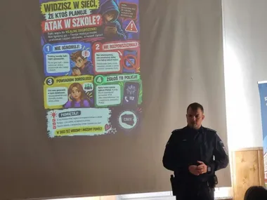 Hejt i ośmieszające materiały. Policja ze Świdnicy rozmawiała z uczniami