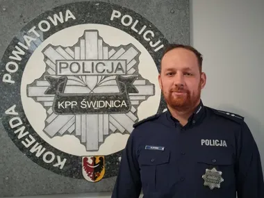 Świdnicki dzielnicowy w walce o tytuł, a plebiscyt ma zaskakującą stawkę